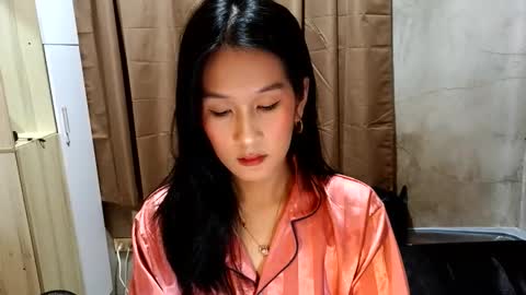 loveme_fiona online show from November 25, 9:00 am