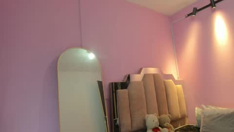 L O V E  online show from November 6, 12:00 pm