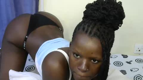 Snapshot of loveslut_ chatting on September 30, 4:51 am loveslut_ online show from September 30, 4:51 am