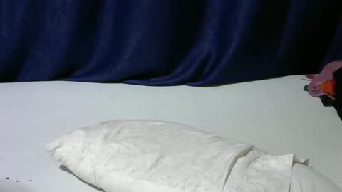 loveslut_ online show from November 20, 6:42 pm