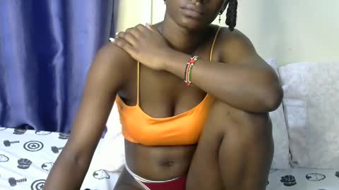 Snapshot of loveslut_ chatting on September 29, 4:39 am loveslut_ online show from September 29, 4:39 am