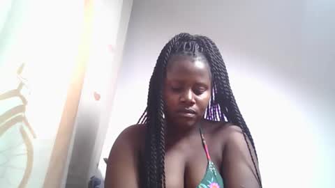 Snapshot of lovie_paula chatting on October 10, 3:28 pm lovie_paula online show from October 10, 3:28 pm