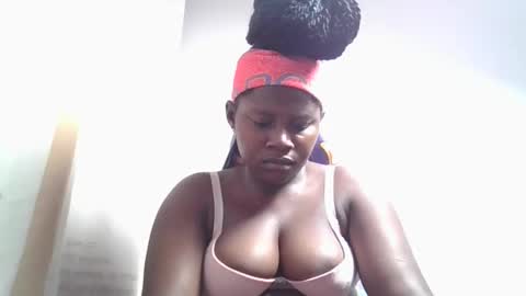 lovie_paula online show from October 27, 5:25 am