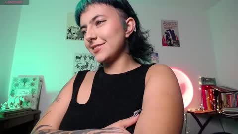 Snapshot of loving_alma chatting on October 19, 2:46 am loving_alma online show from October 19, 2:46 am