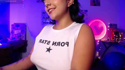 Snapshot of loving_alma chatting on October 7, 7:13 am loving_alma online show from October 7, 7:13 am