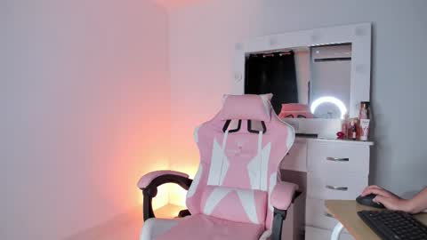 Snapshot of lovingdarcy_ chatting on September 19, 7:02 pm Susana online show from September 19, 7:02 pm