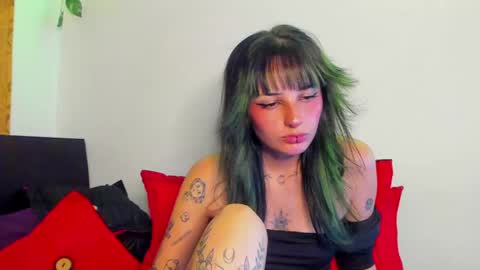 Jenn online show from May 7, 9:51 pm