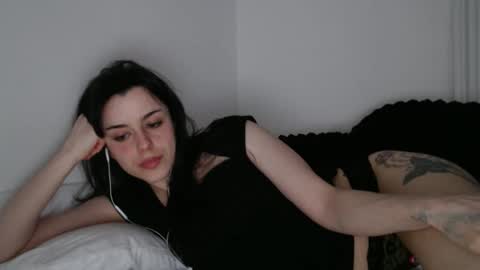 luana online show from April 11, 9:29 pm