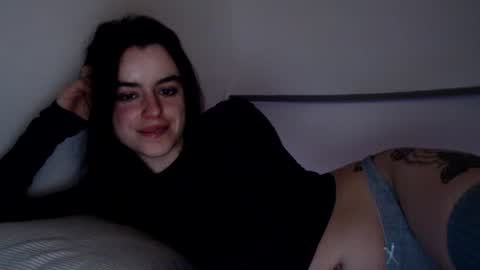 Snapshot of luana789 chatting on February 27, 10:20 pm luana online show from February 27, 10:20 pm