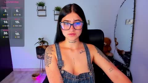 Snapshot of luanabonasx chatting on December 12, 2:11 pm Luana online show from December 12, 2:11 pm