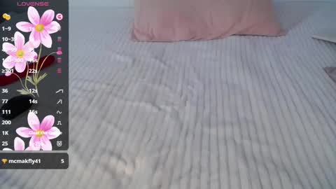 Snapshot of lucia_rivera01 chatting on February 15, 6:01 pm Lucia online show from February 15, 6:01 pm