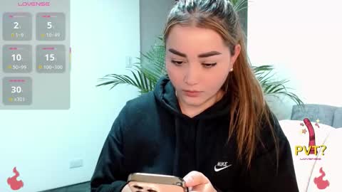 lucia star  online show from October 19, 11:40 pm