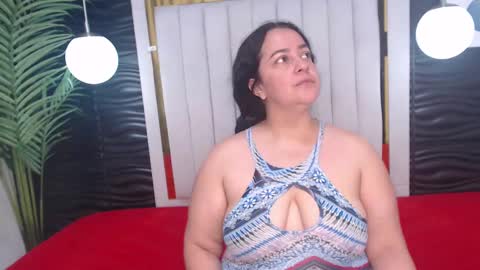 Snapshot of lucia_vonne chatting on March 8, 8:24 pm Lucia Vonne online show from March 8, 8:24 pm