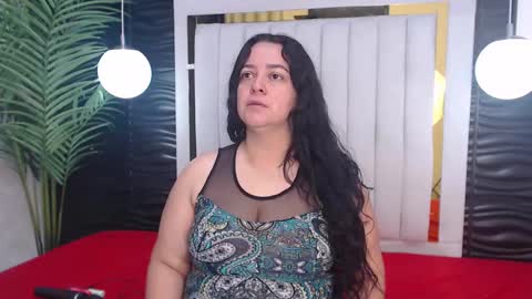 Snapshot of lucia_vonne chatting on March 7, 12:12 pm Lucia Vonne online show from March 7, 12:12 pm