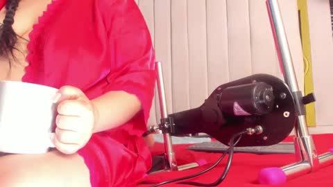Snapshot of lucia_vonne chatting on February 28, 12:20 pm Lucia Vonne online show from February 28, 12:20 pm