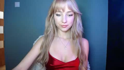 Snapshot of luciacam20 chatting on October 10, 2:33 pm Lucy online show from October 10, 2:33 pm