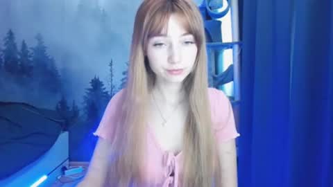 Snapshot of luciacam20 chatting on January 4, 1:10 pm Lucy online show from January 4, 1:10 pm