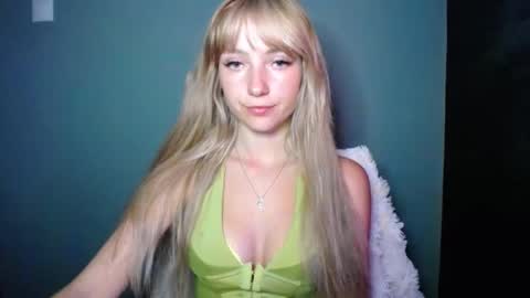 Snapshot of luciacam20 chatting on September 9, 6:41 pm Lucy online show from September 9, 6:41 pm