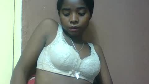 luciah148539 online show from July 28, 11:17 am