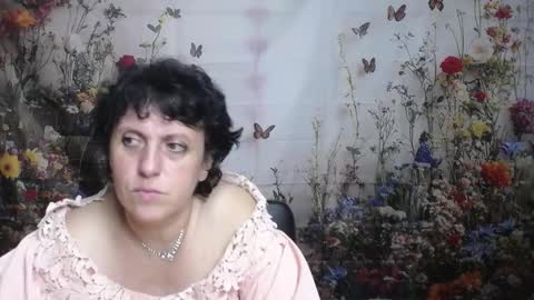 Snapshot of luciami chatting on September 19, 5:12 pm LuciaMi online show from September 19, 5:12 pm