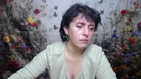 Snapshot of luciami chatting on October 7, 5:39 pm LuciaMi online show from October 7, 5:39 pm