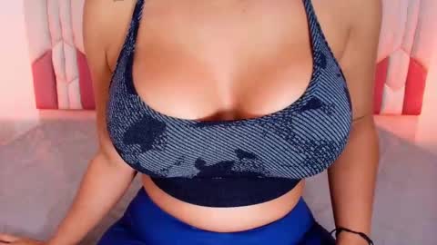 Snapshot of luciana_jam_ chatting on October 3, 3:11 am instagram luciana417 online show from October 3, 3:11 am