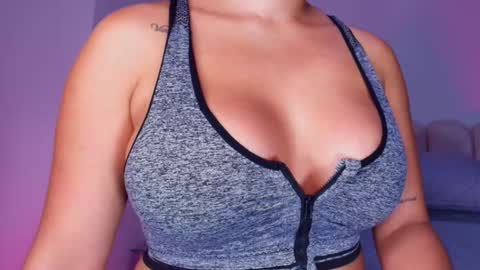 instagram luciana417  online show from December 2, 3:08 am