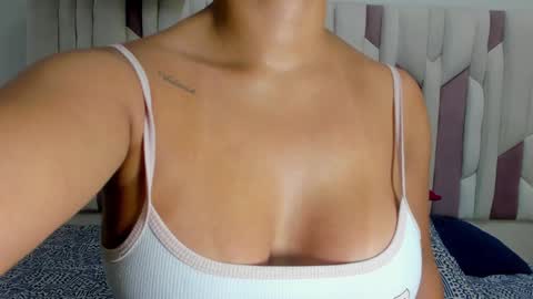 Snapshot of luciana_jam_ chatting on January 27, 3:15 am instagram luciana417 online show from January 27, 3:15 am