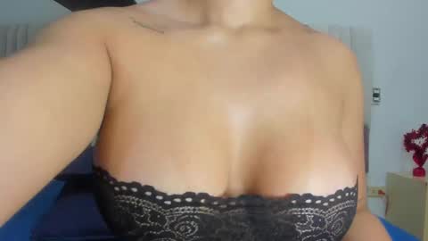 Snapshot of luciana_jam_ chatting on February 20, 3:12 am instagram luciana417 online show from February 20, 3:12 am