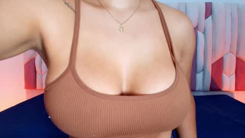 Snapshot of luciana_jam_ chatting on September 17, 3:15 am instagram luciana417 online show from September 17, 3:15 am