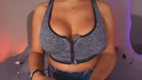 instagram luciana417  online show from January 16, 3:13 am