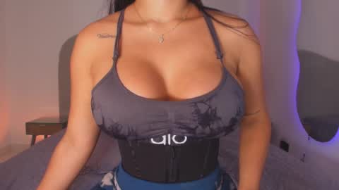 instagram luciana417  online show from January 7, 3:21 am