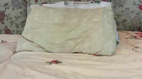 Mysterious Girl online show from July 29, 6:02 am
