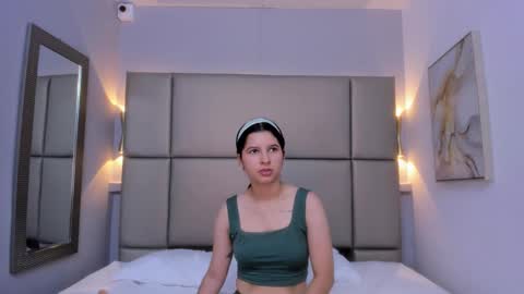 Snapshot of lucianasmith_ chatting on February 3, 11:42 am Luci online show from February 3, 11:42 am