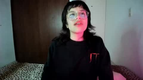 Snapshot of luciferrx666 chatting on September 30, 5:35 am camila online show from September 30, 5:35 am
