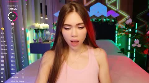 MimiFors online show from October 20, 7:50 pm