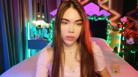 Snapshot of lucifiella chatting on September 17, 4:05 pm MimiFors online show from September 17, 4:05 pm