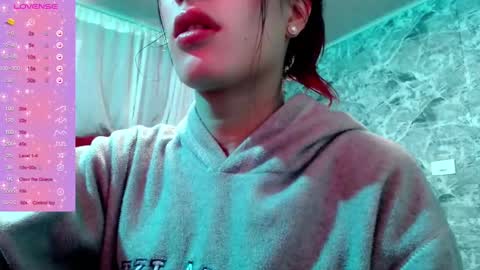 Lucia online show from February 17, 2:28 pm