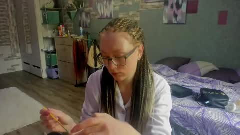 lucky_licky20 online show from May 30, 2:53 am