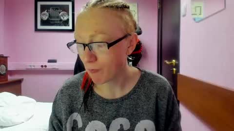 lucky_licky20 online show from February 24, 2:59 am