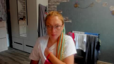 lucky_licky20 online show from October 18, 2:36 am