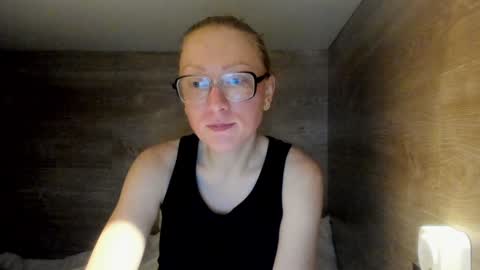 lucky_licky20 online show from January 15, 3:54 am