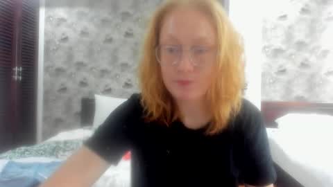 lucky_licky20 online show from November 25, 1:52 am