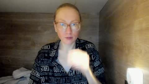 lucky_licky20 online show from January 16, 4:07 am