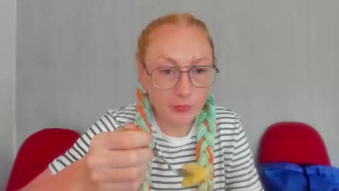 lucky_licky20 online show from October 16, 12:57 am