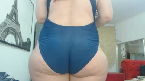 Snapshot of luckyanabella chatting on September 21, 12:37 pm Ana online show from September 21, 12:37 pm