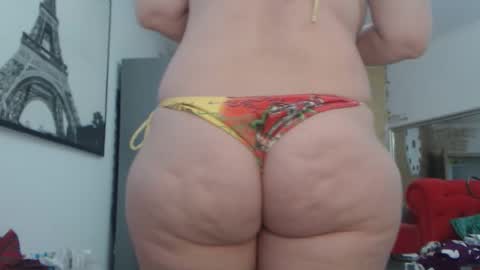 Snapshot of luckyanabella chatting on September 9, 1:33 pm Ana online show from September 9, 1:33 pm