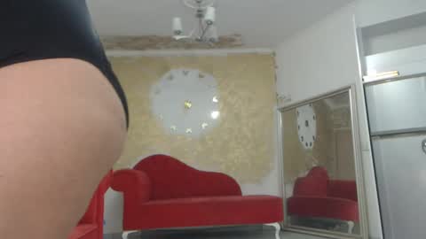 Snapshot of luckyanabella chatting on February 8, 6:01 am Ana online show from February 8, 6:01 am