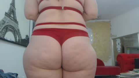 Snapshot of luckyanabella chatting on September 19, 12:15 pm Ana online show from September 19, 12:15 pm