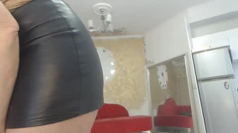 Snapshot of luckyanabella chatting on March 2, 8:38 am Ana online show from March 2, 8:38 am